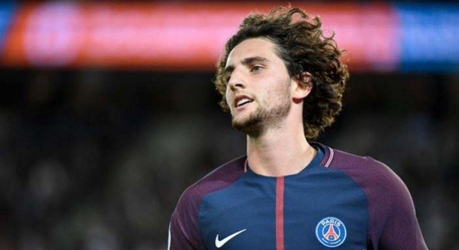 Rabiot também é um desejo antigo do Barça. O contrato do volante com o PSG se encerra em 2019, porém o Barcelona não demonstrou muita confiança porque acredita que o president