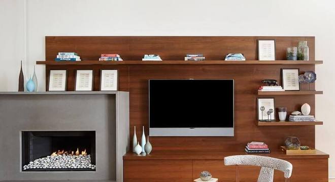 rack com painel para sala moderna com lareira