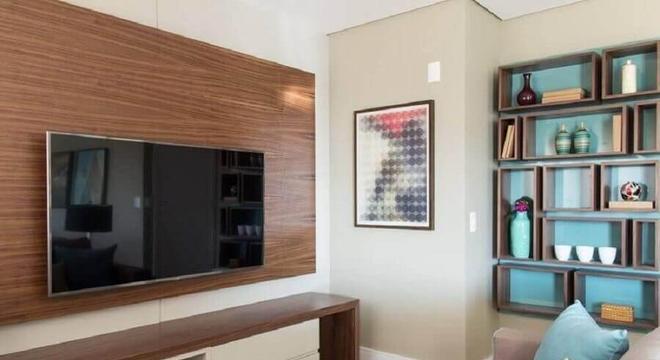 rack com painel para tv para sala pequena decorada 