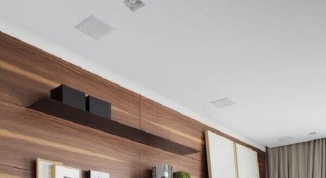 racks modernos com painel 