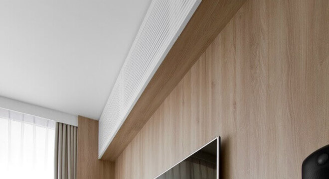 racks modernos com painel de madeira 