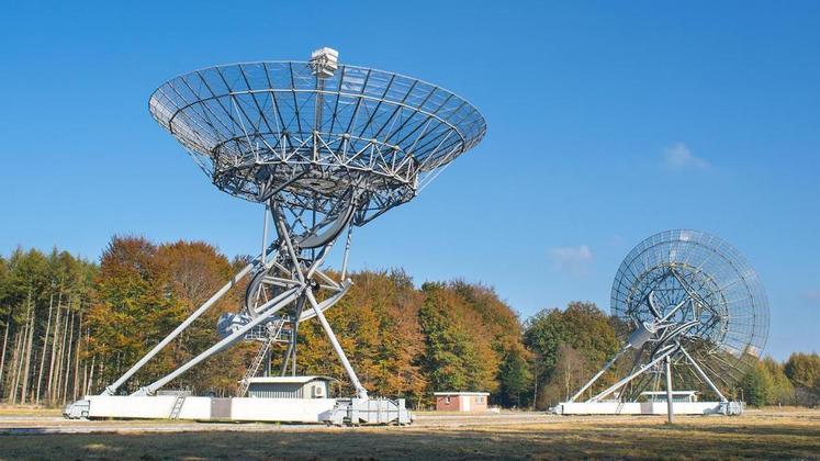 Os radiotelescópios são equipamentos utilizados para pesquisar zonas espaciais inacessíveis aos telescópios ópticos. Esses equipamentos de alta tecnologia registram e analisam radiofrequências emitidas por fontes cósmicas, como estrelas e outros corpos celestes. Conheça sete dos radiotelescópios mais importantes do mundo*Estagiária do R7, sob supervisão de Pablo Marques