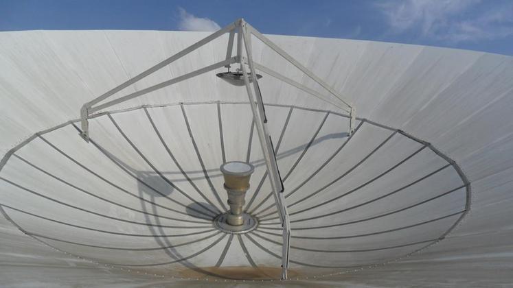 Radiotelescópio GEMA antena do radiotelescópio GEM está localizada na Pampilhosa da Serra, em Portugal, a uma altitude de 800 metros. Este local foi escolhido por estar rodeado de montanhas com cerca de 1.000 metros de altitude. O aparelho foi projetado e é operado por uma colaboração internacional liderada pela Universidade da Califórnia em Berkeley e pelo Lawrence Berkeley National Laboratory