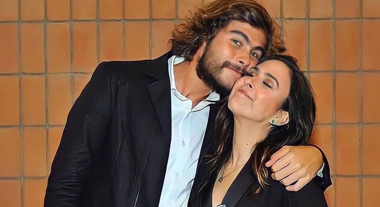 Rafa Vitti se declara para Tatá Werneck em aniversário de 38 anos
