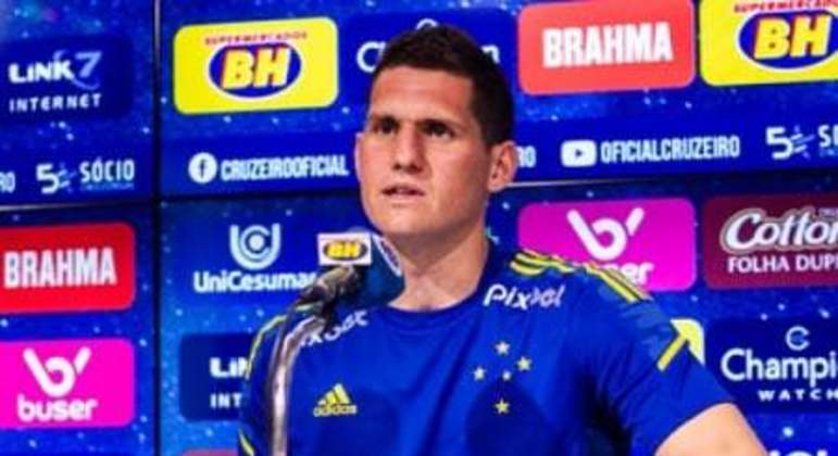 Rafael Cabral volta ao futebol brasileiro após ter trajetória na Europa