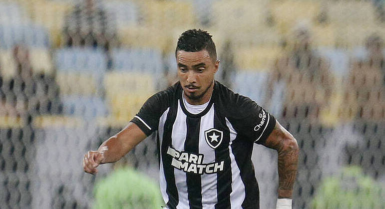 Rafael, do Botafogo, em ação contra o Vasco