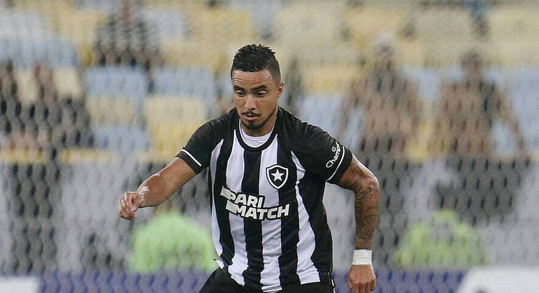 Rafael, do Botafogo, em ação contra o Vasco