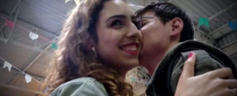 Cupertino e a mãe de Isabela se divorciaram. Em junho de 2019, ele não morava mais com a família. Mesmo assim, quando foi comunicado sobre o relacionamento da filha com o ator, não aceitou. Isabela chegou a ficar seis meses sem ver Rafael por medo do pai e o encontrou novamente em uma festa junina, no dia anterior ao crime