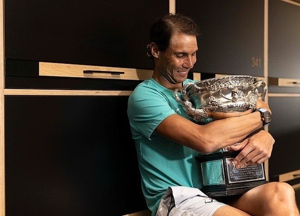 Rafael Nadal conquistou o 21º título de Grand Slam no Aberto da Austrália e ultrapassou os números de Federer e Djokovic. Com o recorde, o Rei parabenizou o tenista espanhol. 