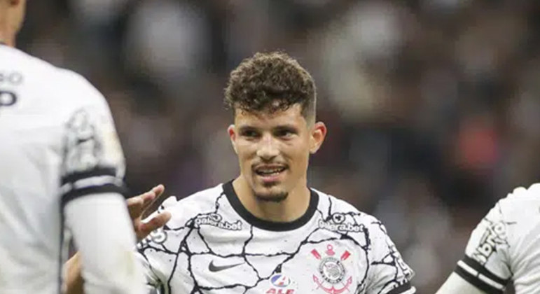 Rafael foi preso logo após o jogo. Para a diretoria, ele disse 'cara..." a Edenilson. Já há até a versão de 'malaco'