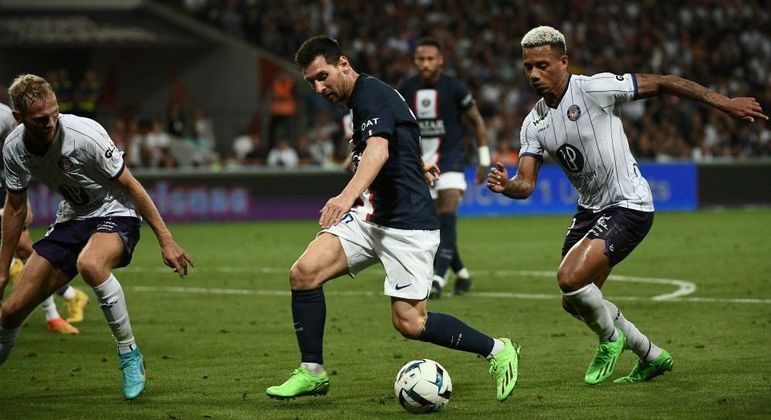 Enquanto corria atrás de Messi, na quarta (31), Rafael Ratão teve sua casa invadida por ladrões