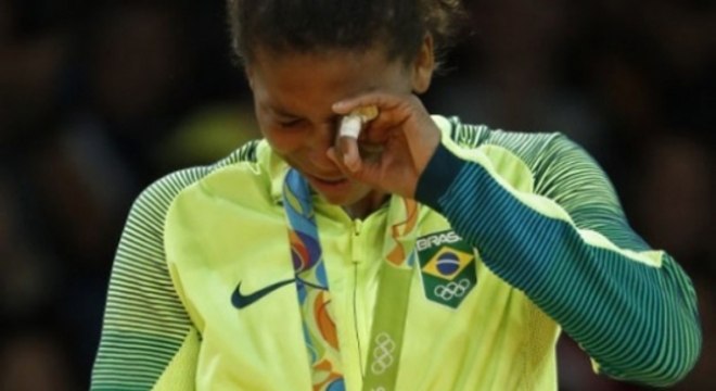 Rafaela Silva levou o ouro no Rio na categoria até 57kg