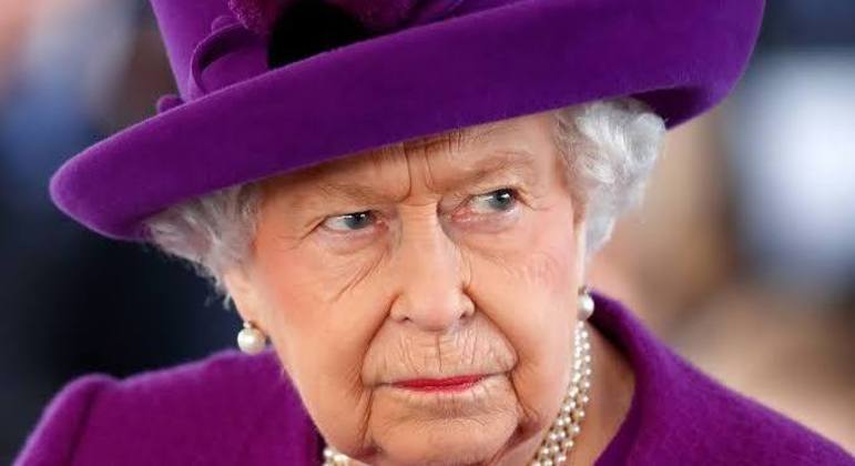 Rainha Elizabeth  tinha um telefone secreto 