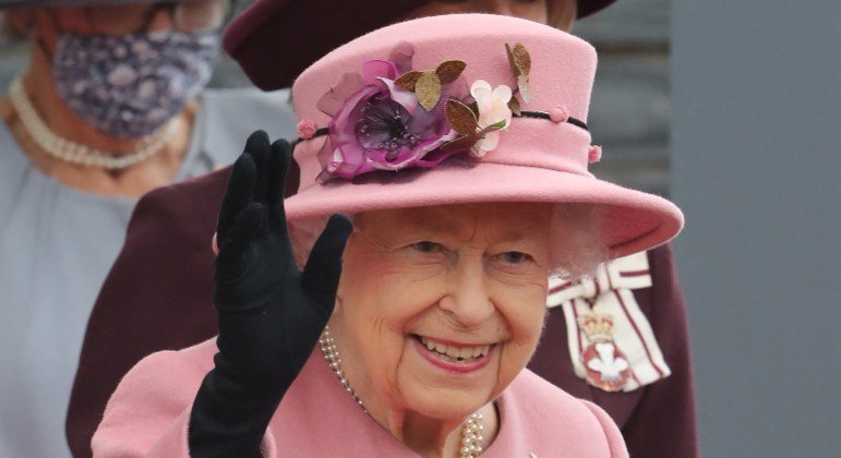 Rainha Elizabeth 2ª retomou a agenda oficial, mas não comparecerá à COP26 na Escócia