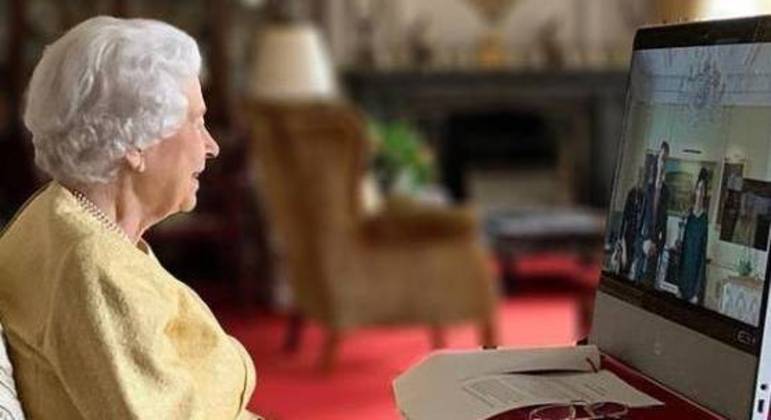 Rainha Elizabeth 2ª em videoconferência com novos embaixadores no Reino Unido