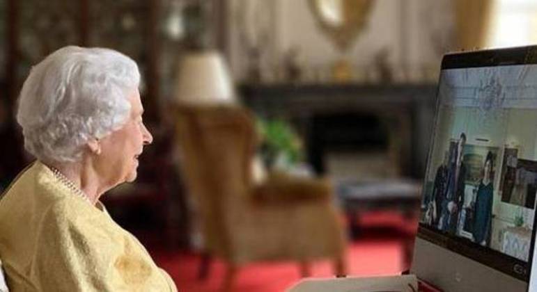Rainha Elizabeth 2ª em seu primeiro compromisso oficial após ficar afastada por uma semana