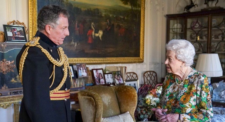 A rainha Elizabeth 2ª recebeu o general Nicholas Carter em Windsor