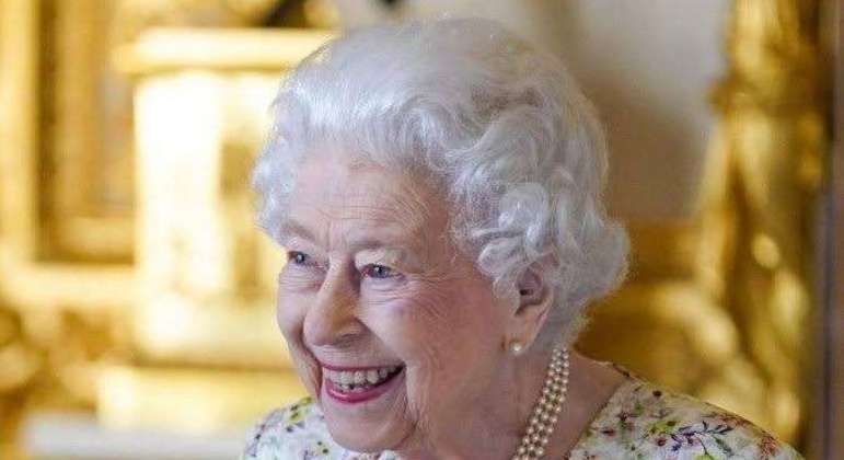 Rainha Elizabeth apresentou piora na saúde após morte do esposo 