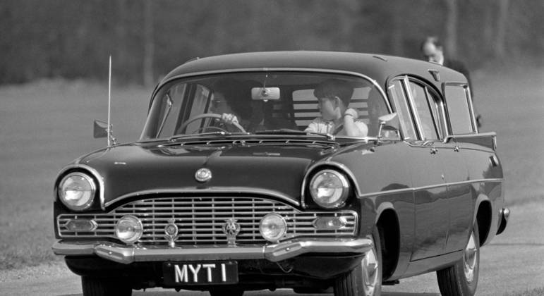 Vauxhall Crest Estate foi o carro designado para uso pessoal da rainha no início dos anos 1960