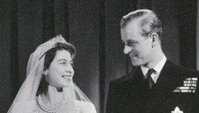 Pedaço de bolo do casamento da rainha Elizabeth 2ª vai a leilão