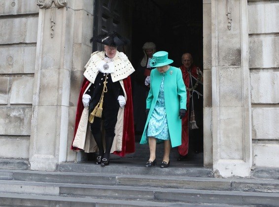 Já na sexta-feira (3), um evento religioso está planejado em Londres para comemorar o reinado de Elizabeth 2ª, que é um dos mais longevos do mundo
