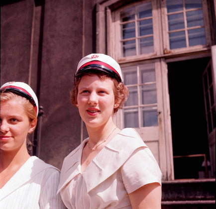 Margrethe cursou o ensino básico em uma escola particular de Copenhague. Estudou arqueologia pré-histórica no Reino Unido e ciência política na Universidade de Aarhus, na Dinamarca. Também frequentou a renomada Universidade Sorbonne, em Paris. A rainha é fluente em dinamarquês, francês, inglês, sueco e alemão