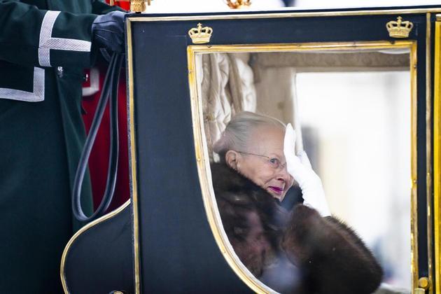 O reinado dela completará 52 anos no próximo dia 14 — o mais longo da Europa, após a morte de Elizabeth 2ª, do Reino Unido. Ela também é a única mulher reinante no mundo atualmente 