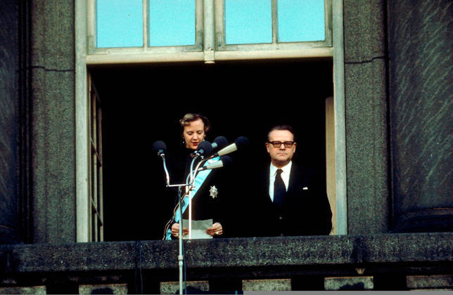 Com a morte do pai, no início de 1972, Margrethe assumiu o trono, em 14 de janeiro, aos 31 anos