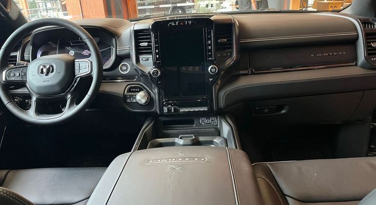 Modelo tem sistema de som Harman Kardon com 19 alto-falantes e 900 watts de potência