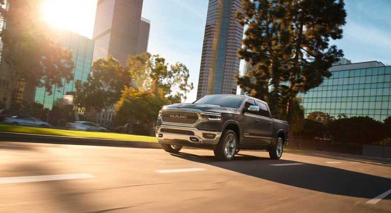 Ram equipou a 1500 Limited com controle de cruzeiro adaptativo