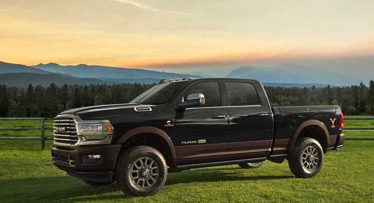 Ram 3500 Yellowstone Edition conta com a letra "Y" nas laterias e 
na caçamba