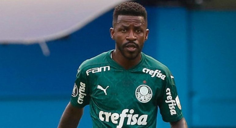 Ramires (volante - 34 anos - Brasil): Bastante conhecido também em Portugal e na Inglaterra, onde conquistou títulos por Benfica e Chelsea, Ramires estreou na seleção brasileira em 2009 e disputou as Copas de 2010 e 2014. Ao todo são 51 partidas e quatro gols. Está sem clube desde 2020, após passagem pelo Palmeiras.