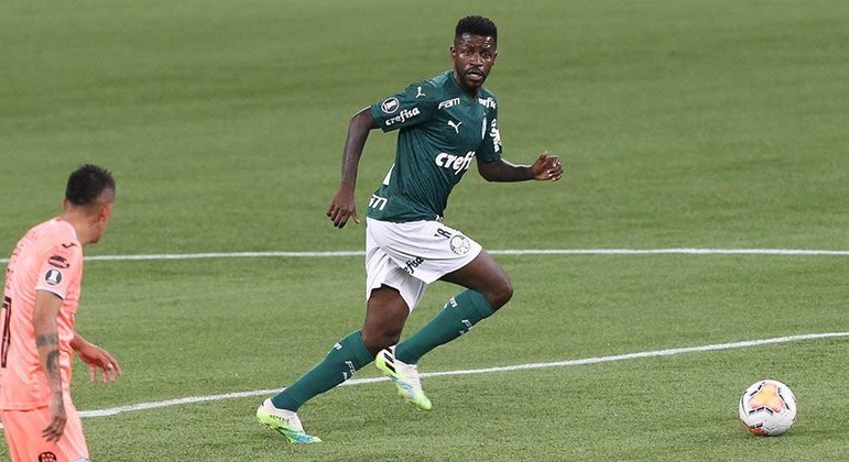 Ramires (volante) - 34 anos - Sem clube desde novembro de 2020 - Último clube: Palmeiras - Valor de mercado: 800 mil euros (R$ 4,9 milhões)