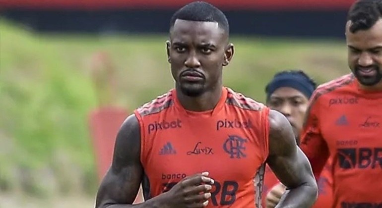 Ramon não tinha espaço no Flamengo e foi negociado com o Olympiacos
