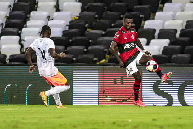 Ramon (Flamengo) - 20 anos: O lateral-esquerdo correspondeu muito bem quando precisou atuar na vaga de Filipe Luís ou Renê. Ele possui um valor de mercado de 800 mil euros (R$ 5,2 milhões) e um contrato até o fim de 2025.