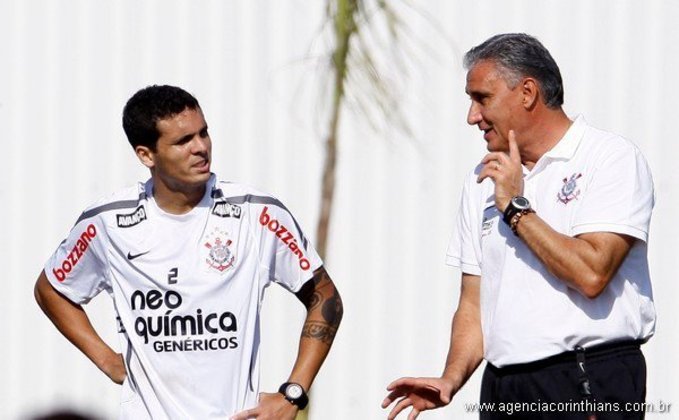 Ramon: lateral - reserva - 34 anos - saiu do Corinthians logo após a Libertadores, para defender o Flamengo. Também jogou pelo Besiktas, da Turquia. Se aposentou em 2018, no Vasco. 