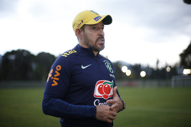 Técnico da Seleção aponta joias de Palmeiras e Corinthians como destaques do futuro: 