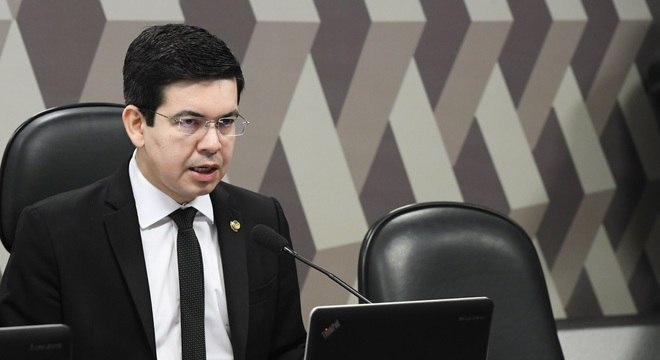 Na imagem, líder da Rede, senador Randolfe Rodrigues (AP)