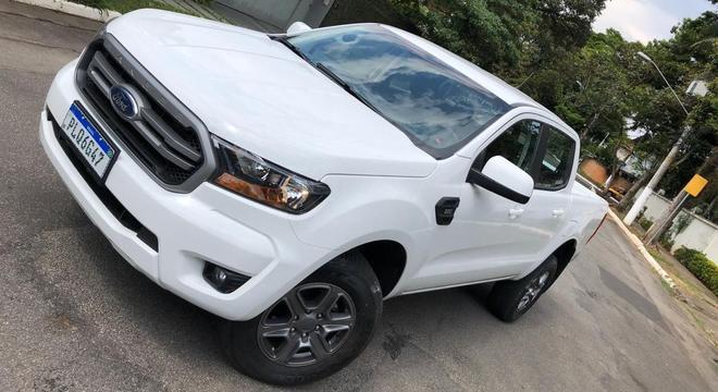 Com motor 2.2L turbo diese e 160cv a Ranger XLS apresenta bom desempenho em baixas rotaes.