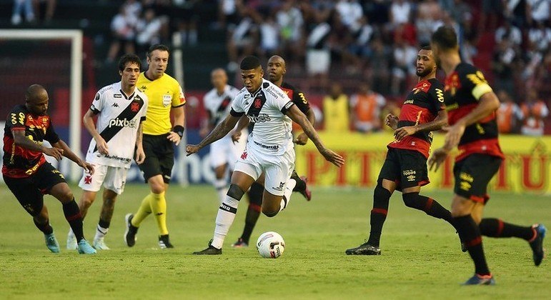 Raniel foi um dos pivôs da confusão na partida entre Vasco e Sport