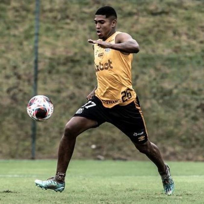 Raniel rescindiu com o Santos e está livre no mercado