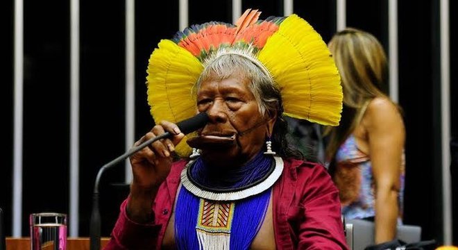  Raoni, líder kayapó que teve grande importância na transformação da causa indígena brasileira em tema internacional