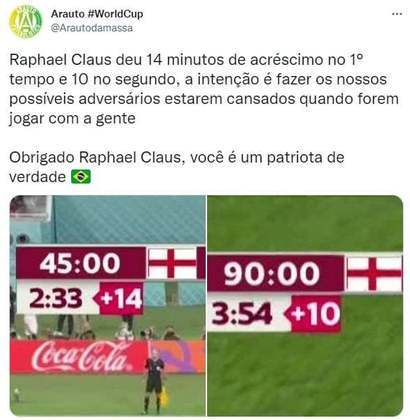 Raphael Claus não foi um mero coadjuvante no jogo. Devido a paralisações, ele deu 14 minutos de acréscimos no primeiro tempo e 10 minutos no segundo.