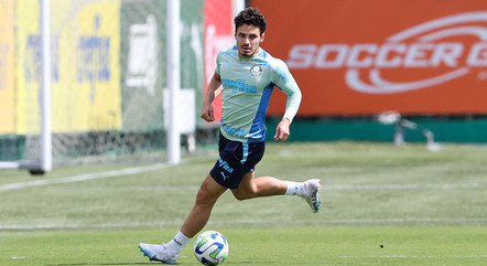 Raphael Veiga em treino pelo Palmeiras