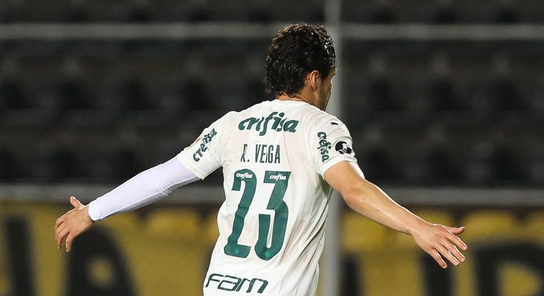 Raphael Veiga comemora gol pelo Palmeiras contra o Deportivo Táchira pela Libertadores