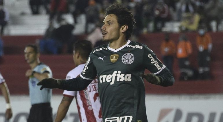 Raphael Veiga comemora o gol anotado na Bolívia, contra o Petrolero, pela Libertadores 2022