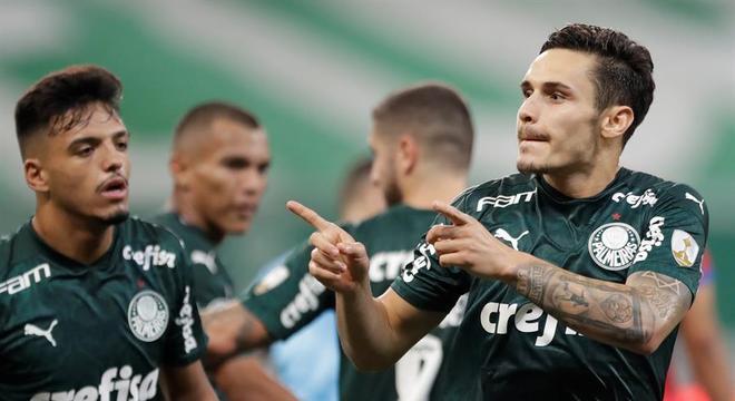 Raphael Veiga of Palmeiras and Gabriel Menino of Palmeiras look