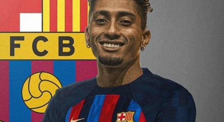 Raphinha foi o escolhido pelo Barcelona. Direção não quis nem pensar em Neymar ou Cristiano Ronaldo