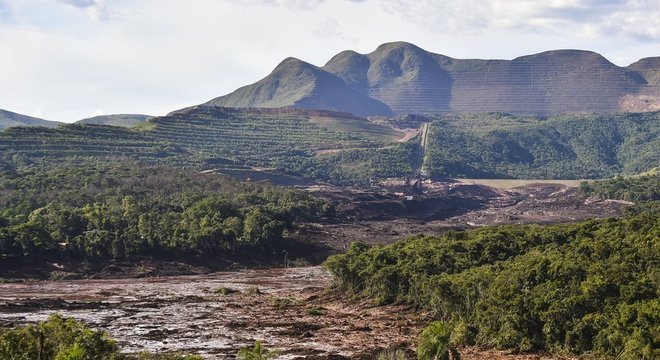 Buscas por desaparecidos foram interrompidas