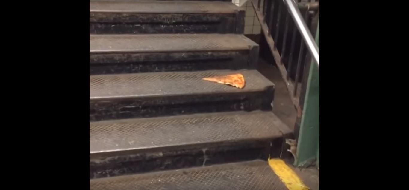 FLAGRANTE! RATO ENORME INVADE METRÔ DE NY! 